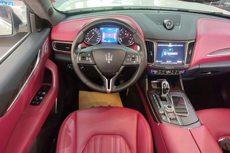 Used Maserati Levante 2018 3.0T Luxury Zegna Edition Steering Wheel