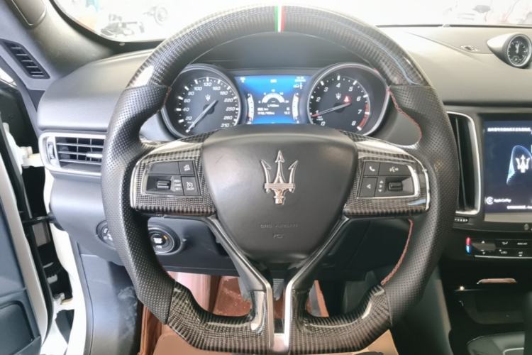 Used Maserati Levante 2018 3.0T Classic Edition Steering Wheel