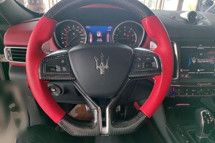 Used Maserati Levante 2018 3.0T Standard Edition Steering Wheel