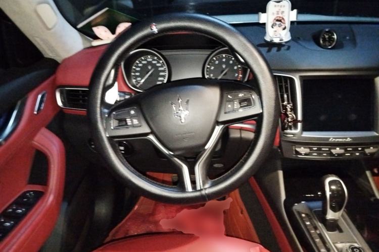 Used Maserati Levante 2018 3.0T Classic Edition Steering Wheel