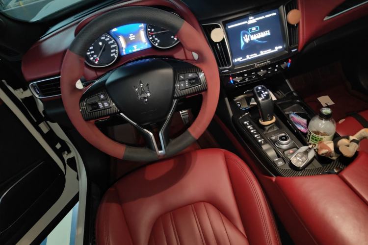 Used Maserati Levante 2018 3.0T Classic Edition Steering Wheel