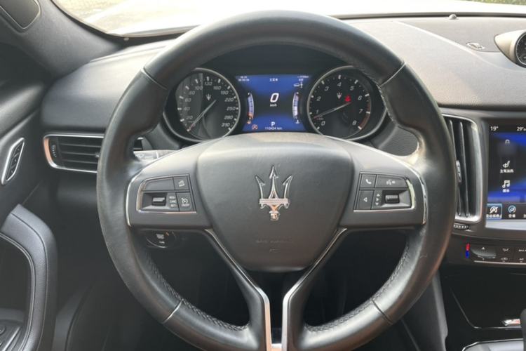 Used Maserati Levante 2018 3.0T Classic Edition Steering Wheel