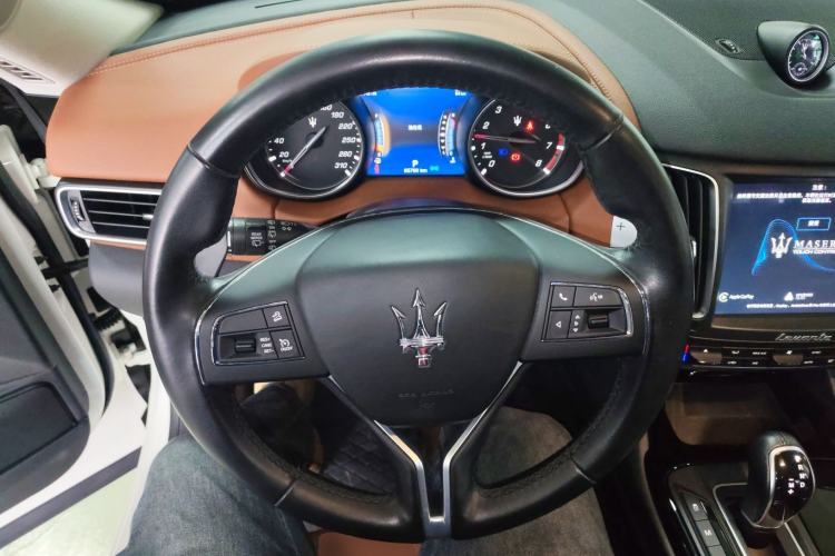 Used Maserati Levante 2018 3.0T Standard Edition Steering Wheel
