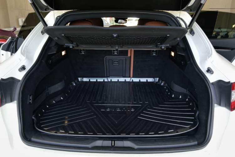 Used Maserati Levante 2018 3.0T Classic Edition Trunk