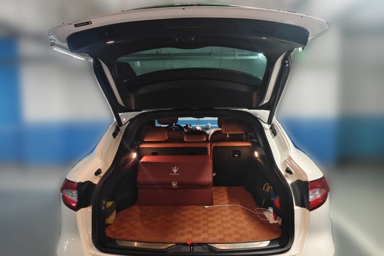 Used Maserati Levante 2018 3.0T Classic Edition Trunk
