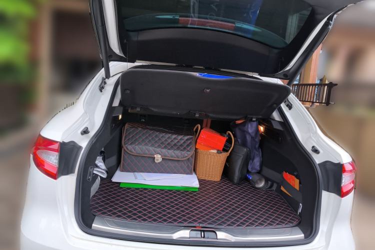 Used Maserati Levante 2018 3.0T Classic Edition Trunk