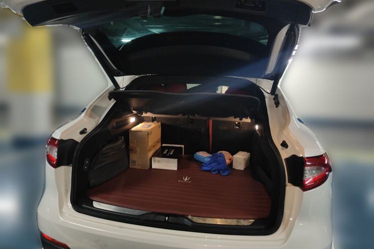 Used Maserati Levante 2018 3.0T Classic Edition Trunk