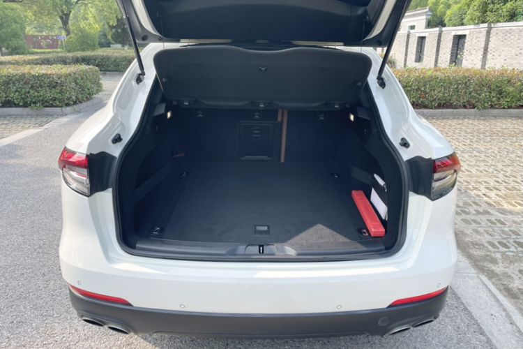 Used Maserati Levante 2018 3.0T Classic Edition Trunk