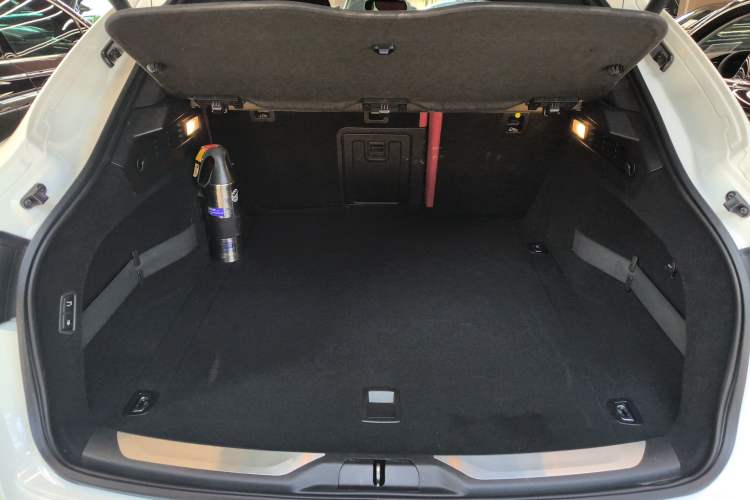 Used Maserati Levante 2018 3.0T Classic Edition Trunk