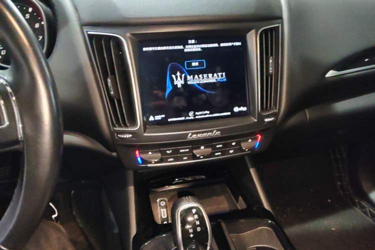 Used Maserati Levante 2018 3.0T Classic Edition Audio And AC Panel