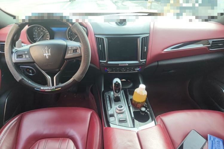 Used Maserati Levante 2018 3.0T Classic Edition Center Console