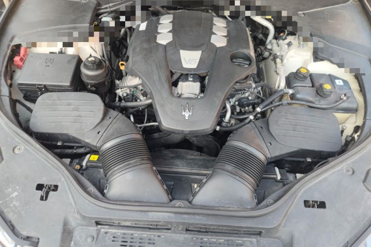 Used Maserati Levante 2018 3.0T Classic Edition Engine Bay