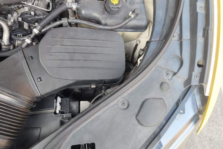 Used Maserati Levante 2018 3.0T Classic Edition Engine Bay Left