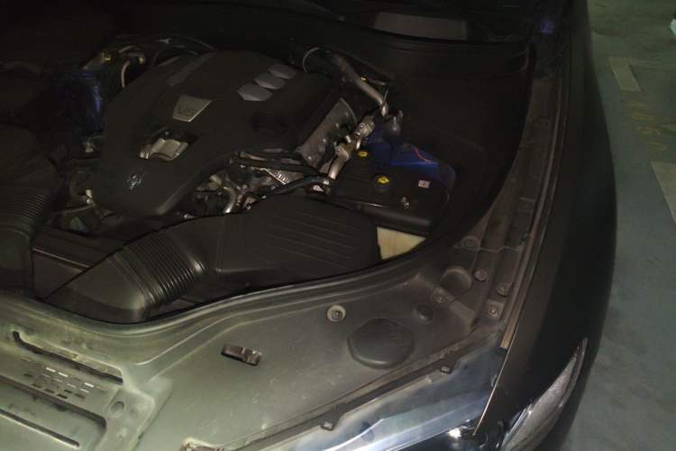 Used Maserati Levante 2018 3.0T Classic Edition Engine Bay Left