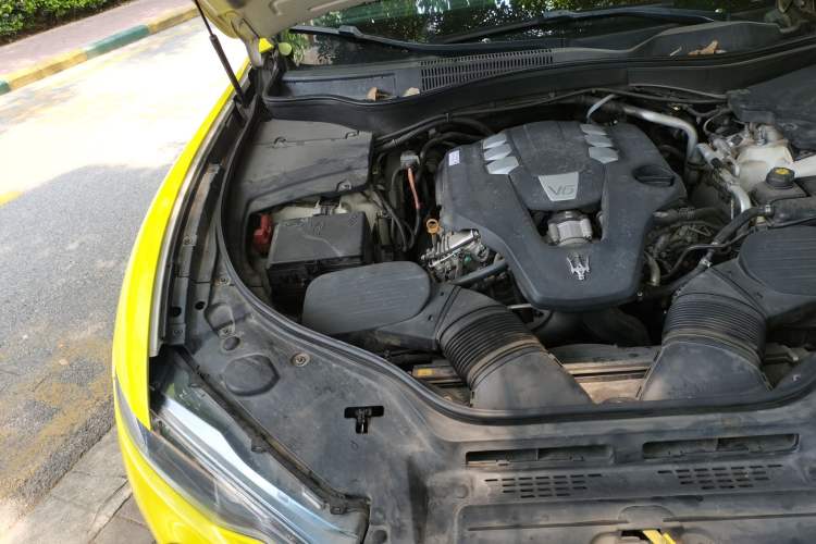 Used Maserati Levante 2018 3.0T Classic Edition Engine Bay Right