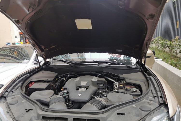 Used Maserati Levante 2018 3.0T Standard Edition Engine Bay