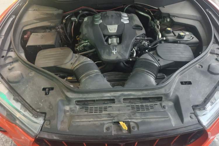Used Maserati Levante 2018 3.0T Classic Edition Engine Bay