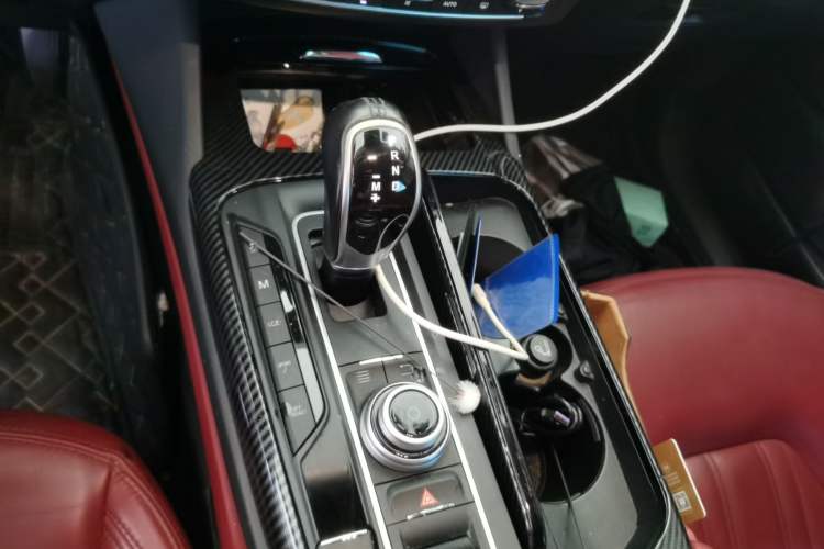 Used Maserati Levante 2018 3.0T Standard Edition Gear Lever