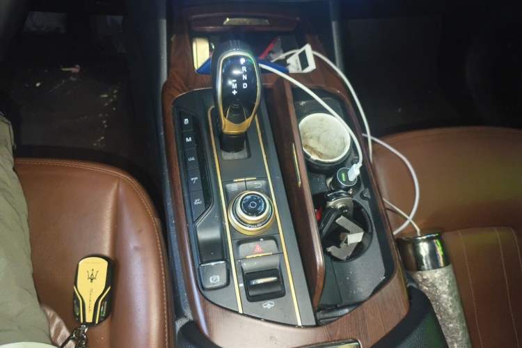 Used Maserati Levante 2018 3.0T Classic Edition Gear Lever