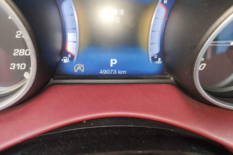 Used Maserati Levante 2018 3.0T Classic Edition Odometer Close Up