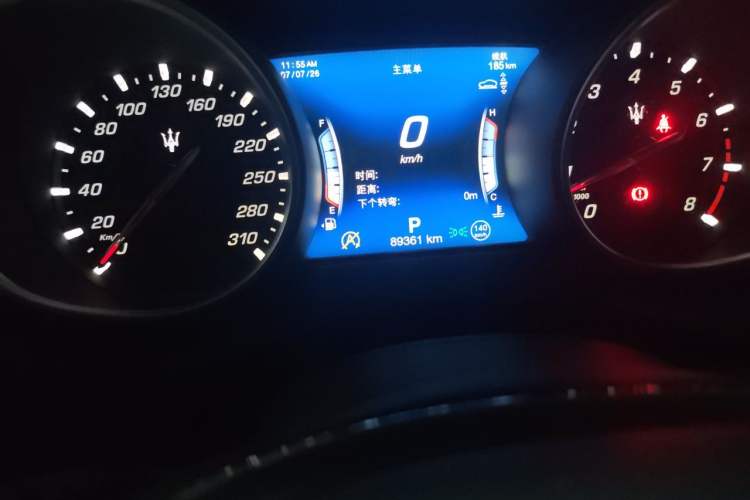 Used Maserati Levante 2018 3.0T Classic Edition Odometer Close Up