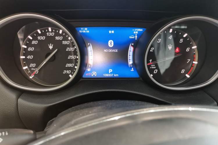 Used Maserati Levante 2018 3.0T Classic Edition Odometer Close Up