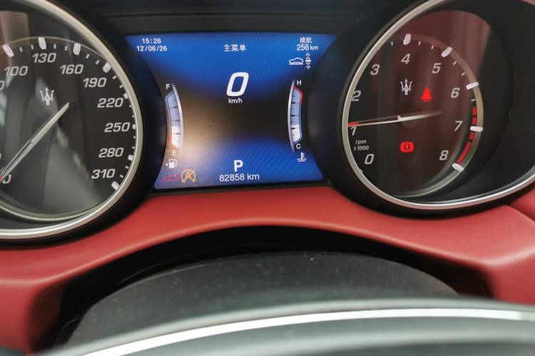 Used Maserati Levante 2018 3.0T Standard Edition Odometer Close Up