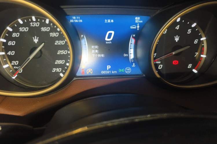 Used Maserati Levante 2018 3.0T Classic Edition Odometer Close Up
