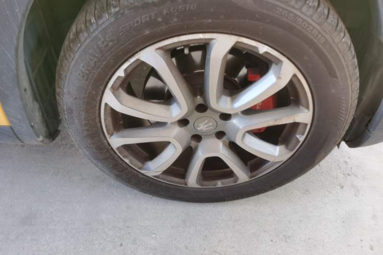 Used Maserati Levante 2018 3.0T Standard Edition Right Front Wheel Hub