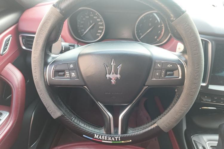 Used Maserati Levante 2018 3.0T Classic Edition Steering Wheel