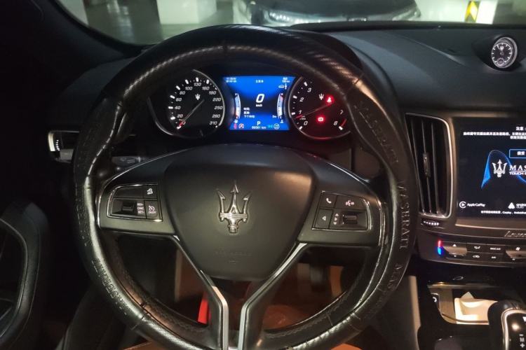 Used Maserati Levante 2018 3.0T Classic Edition Steering Wheel