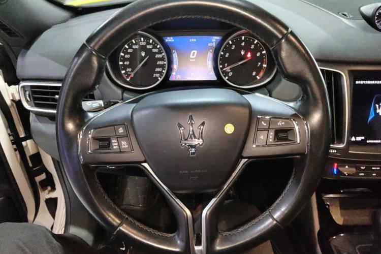 Used Maserati Levante 2018 3.0T Classic Edition Steering Wheel