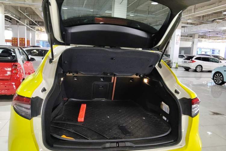 Used Maserati Levante 2018 3.0T Classic Edition Trunk