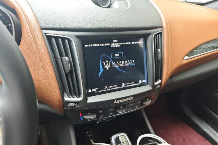 Used Maserati Levante 2019 3.0T Standard Version China VI Audio And AC Panel