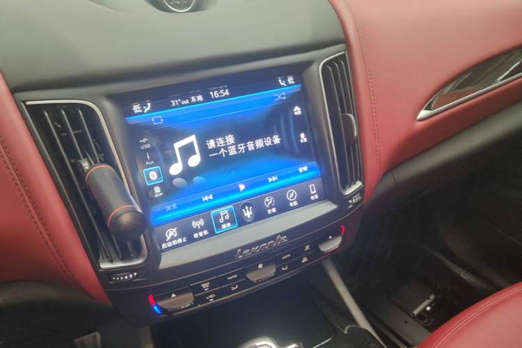Used Maserati Levante 2019 3.0T Standard Version China VI Audio And AC Panel