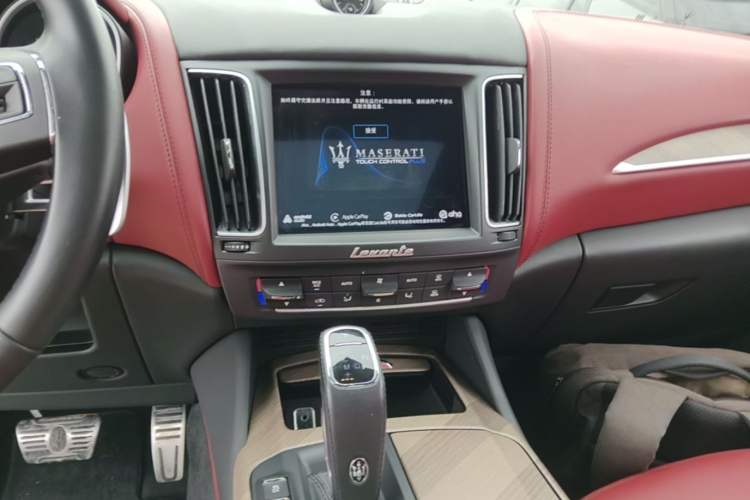 Used Maserati Levante 2019 3.0T Standard Version China VI Audio And AC Panel