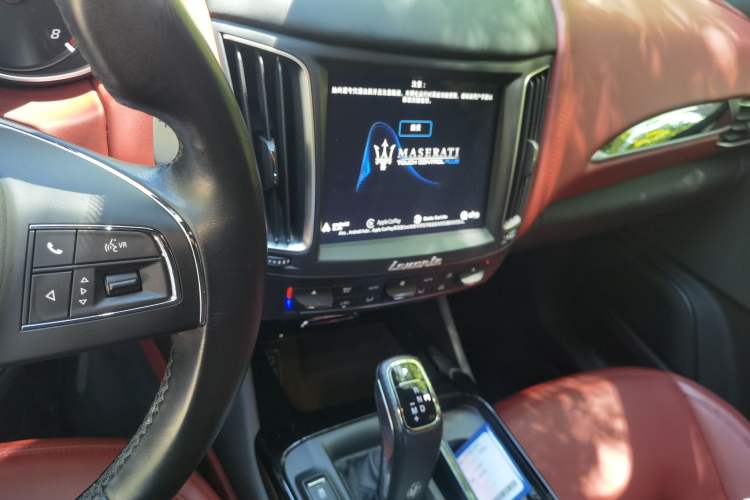 Used Maserati Levante 2019 3.0T Standard Version China VI Audio And AC Panel