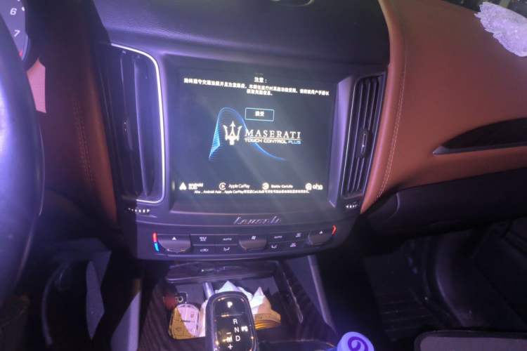 Used Maserati Levante 2019 3.0T Standard Version China VI Audio And AC Panel