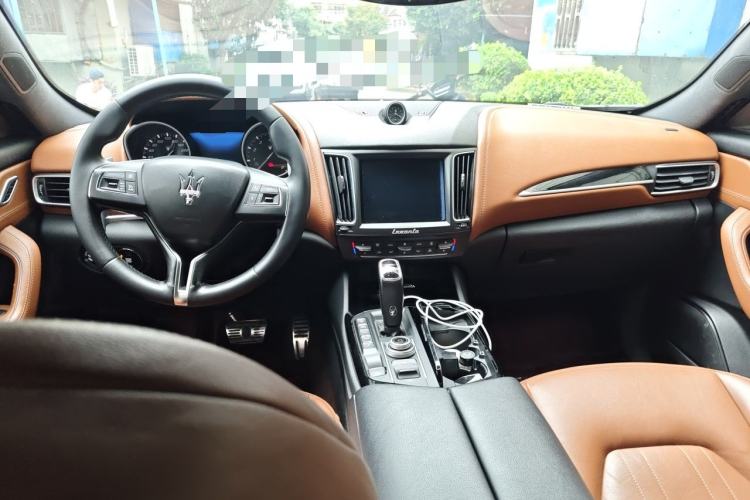 Used Maserati Levante 2019 3.0T Standard Version China VI Center Console
