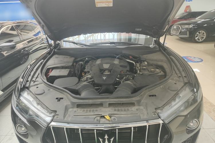 Used Maserati Levante 2019 3.0T Standard Version China VI Engine Bay