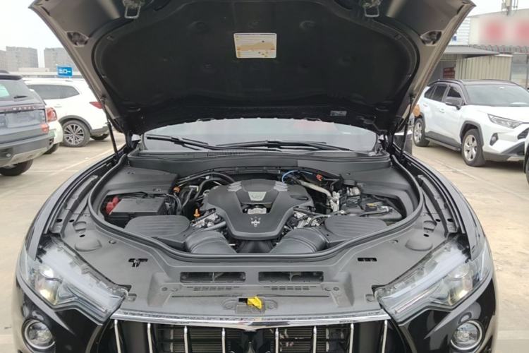 Used Maserati Levante 2019 3.0T Standard Version China VI Engine Bay