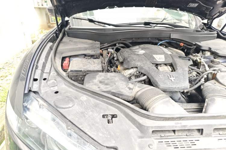 Used Maserati Levante 2019 3.0T Standard Version China VI Engine Bay Right