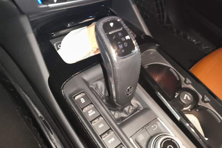 Used Maserati Levante 2019 3.0T Standard Version China V Emission Standard Gear Lever