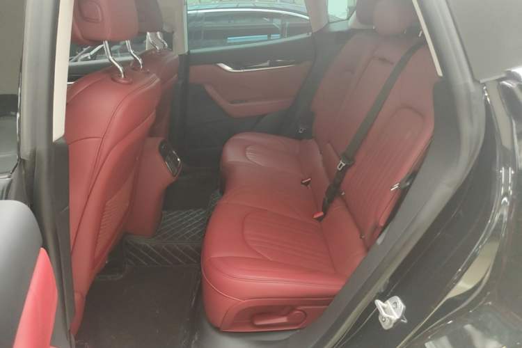 Used Maserati Levante 2019 3.0T Standard Version China VI Left Rear Seat