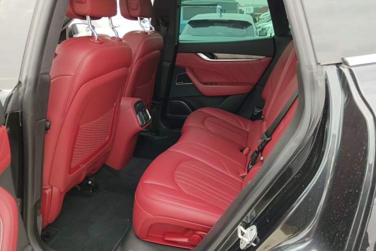 Used Maserati Levante 2019 3.0T Standard Version China VI Left Rear Seat