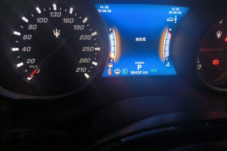 Used Maserati Levante 2019 3.0T Standard Version China VI Odometer Close Up