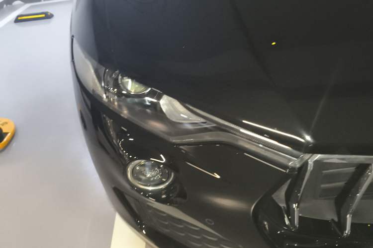 Used Maserati Levante 2019 3.0T Standard Version China V Emission Standard Right Front Headlight