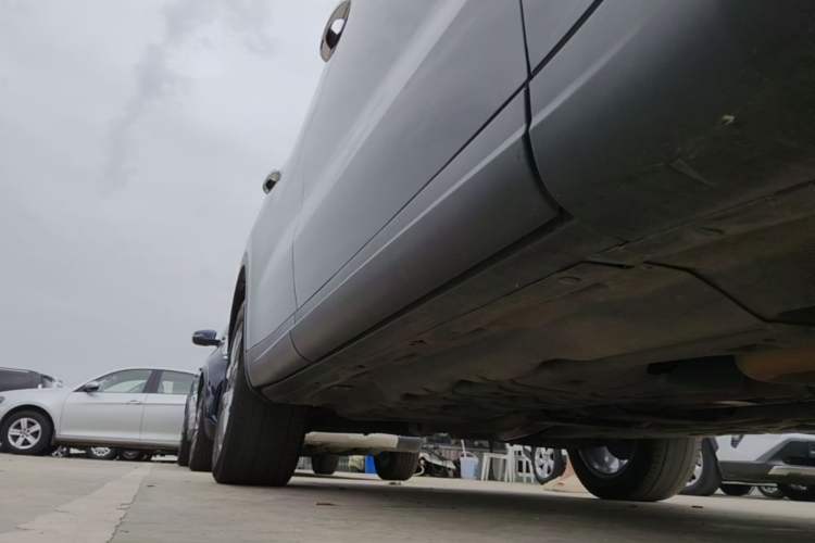 Used Maserati Levante 2019 3.0T Standard Version China VI Right Side Sill