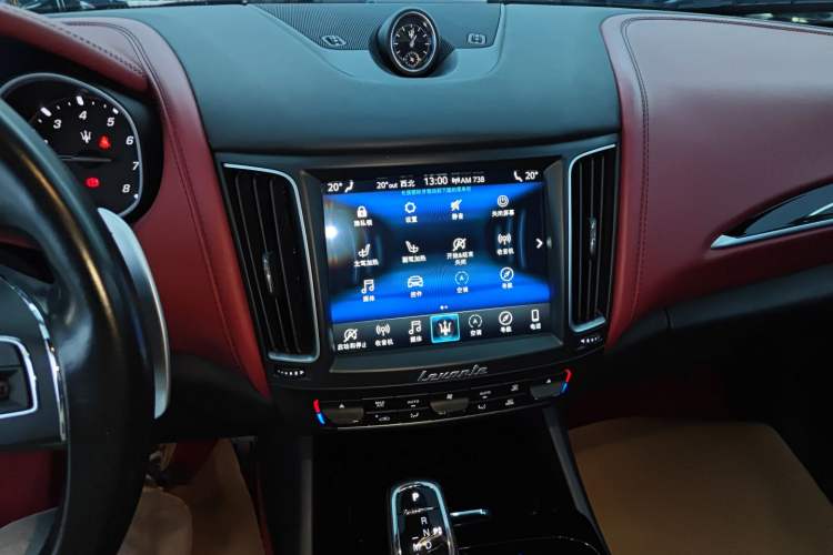 Used Maserati Levante 2019 3.0T Standard Version China VI Audio And AC Panel