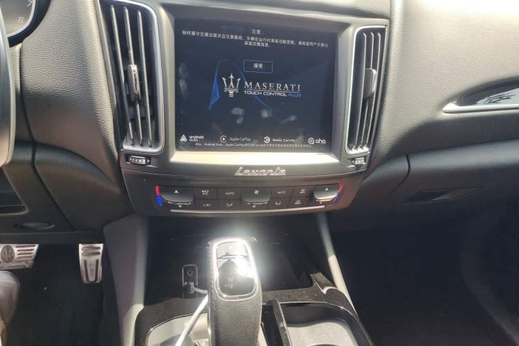 Used Maserati Levante 2019 3.0T Standard Version China VI Audio And AC Panel
